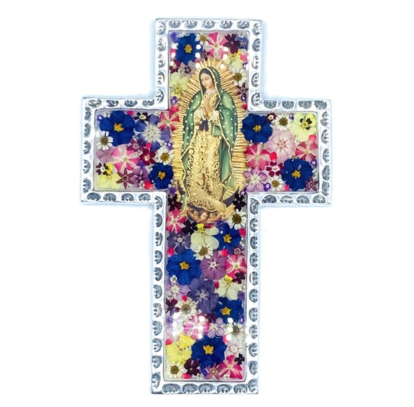 Cruz de pared barroca de Nuestra Señora de Guadalupe con flores prensadas de 5,9" x 8,2"
