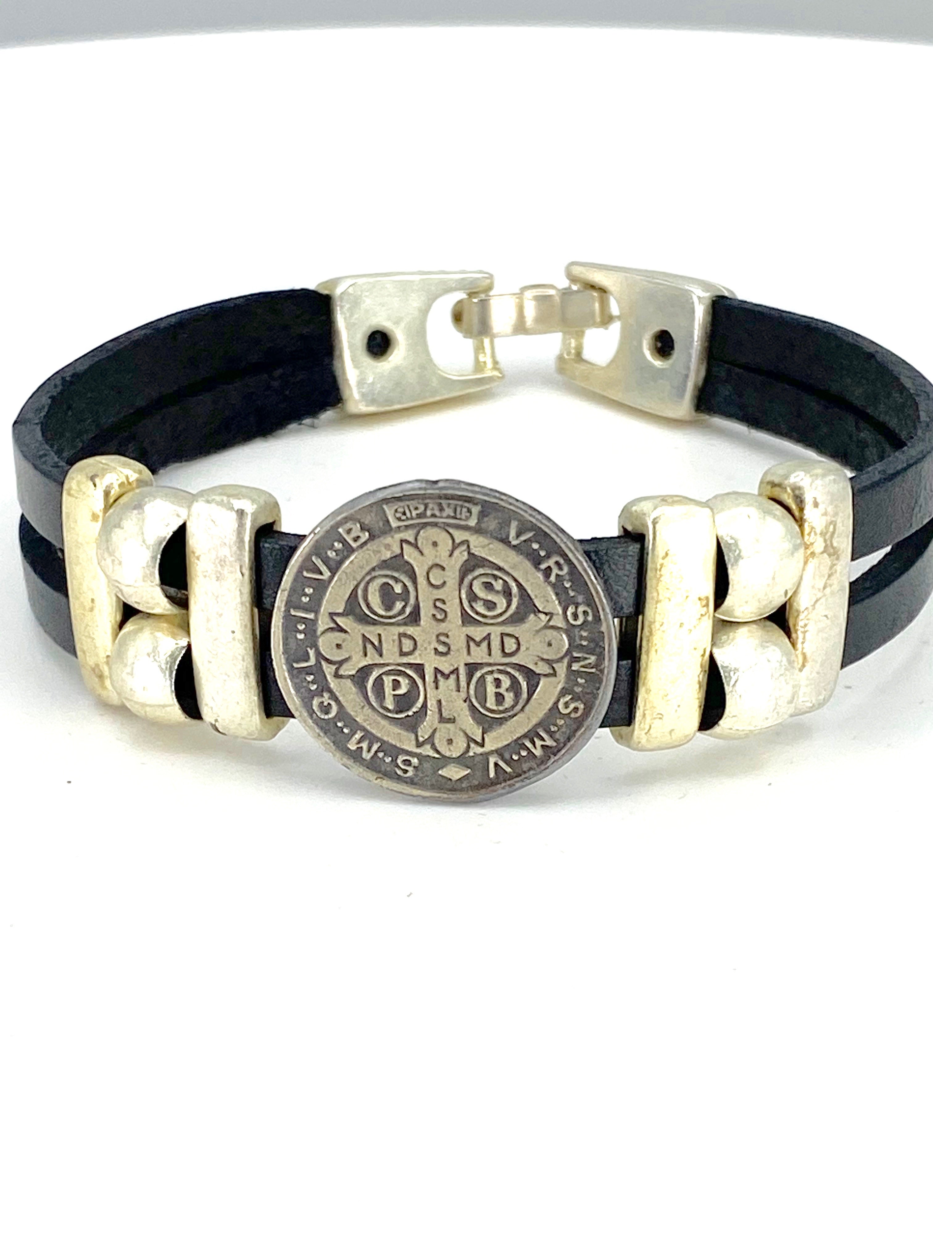 Pulsera vintage de San Benito hecha a mano con tiras de cuero dobles de Graciela's Collection
