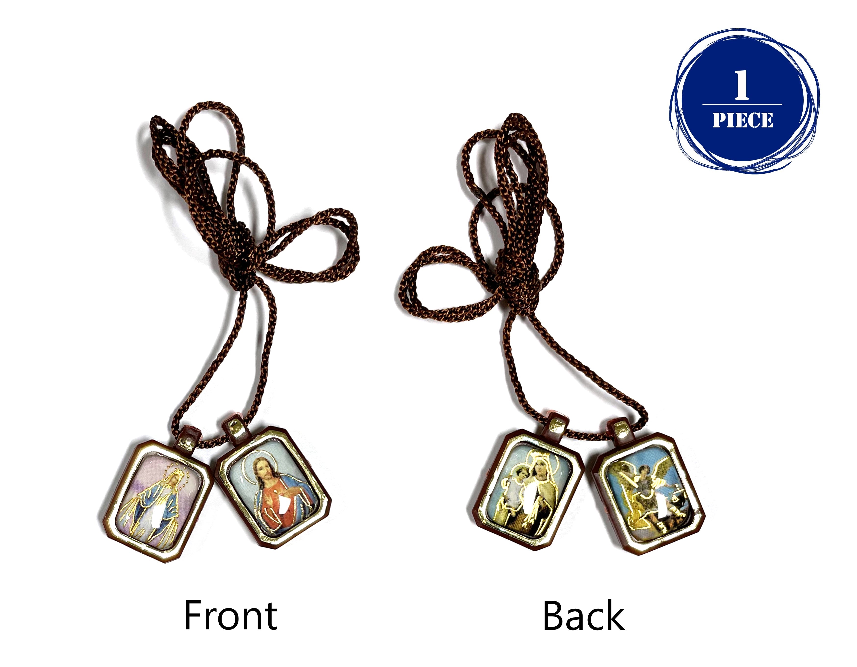Miniature colorful plastic scapular with square corners. Escapulario de plástico colorido en miniatura con esquinas cuadradas