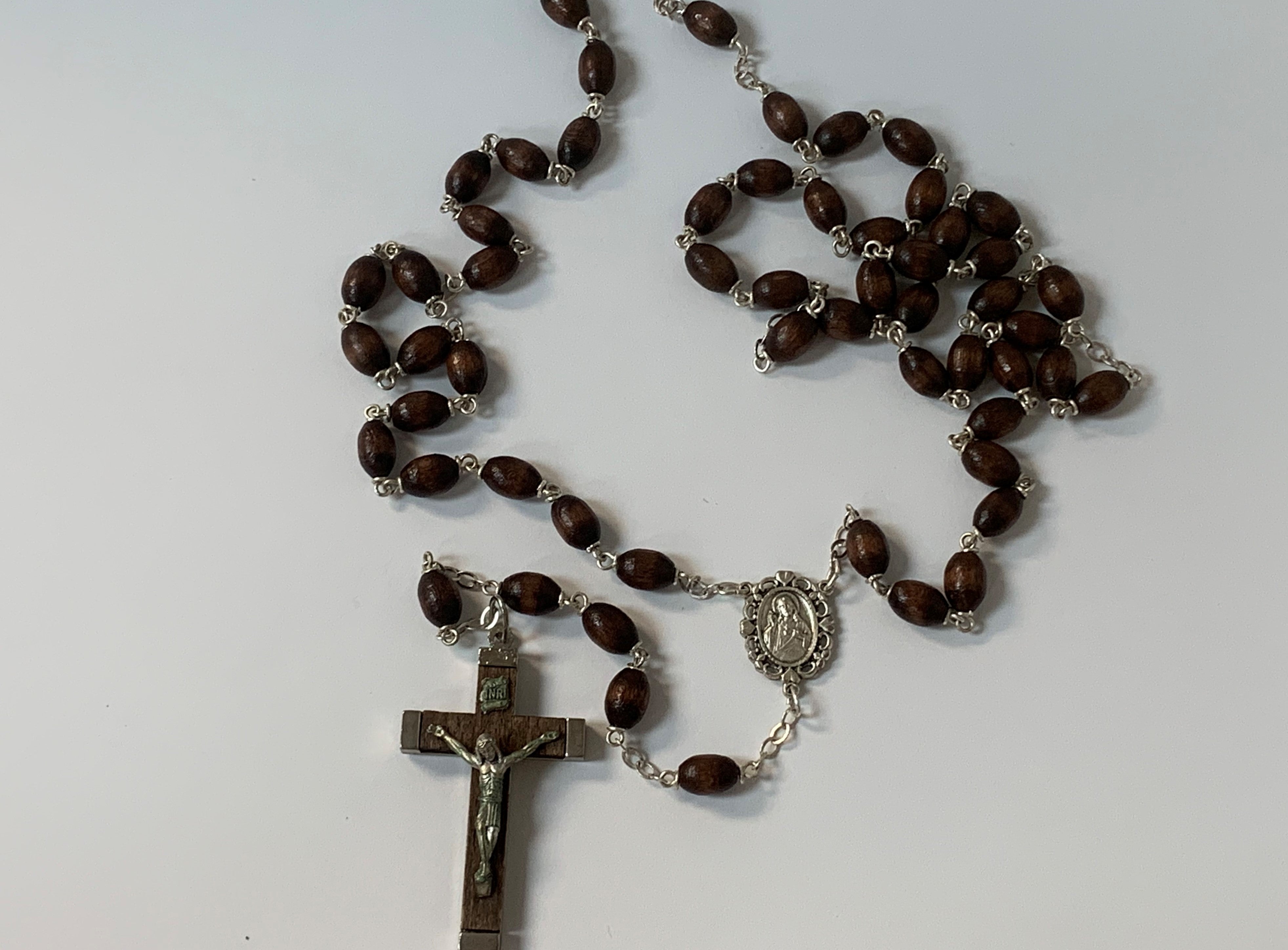 Rotario de madera con centro del Sagrado Corazón de Jesús